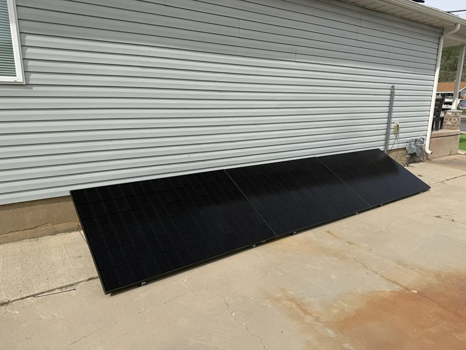 Three-panel install on the side of a Utah home